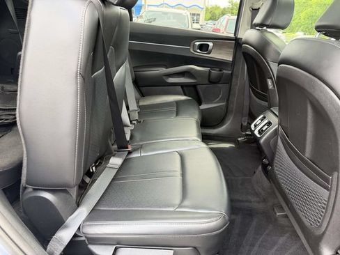 Used 2023 Kia Sorento S w/ Panoramic Sunroof Package AWD/4WD image 7