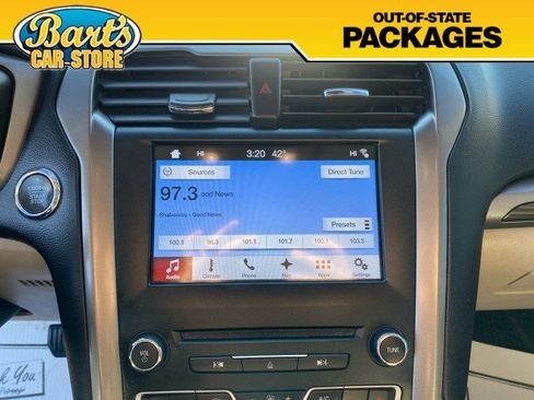 Used 2017 Ford Fusion SE w/ Fusion SE Technology Package image 32
