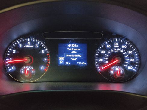 Used 2020 Kia Sorento LX FWD image 23