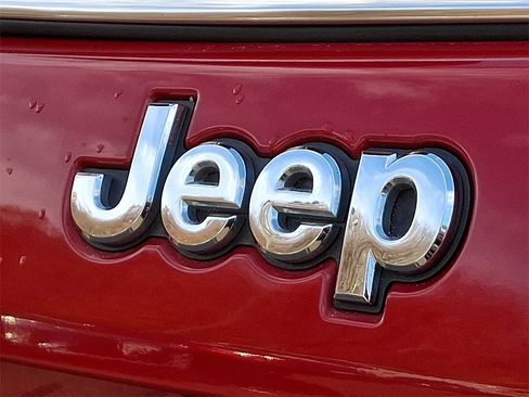 Used 2018 Jeep Compass Latitude w/ Popular Equipment Group image 31