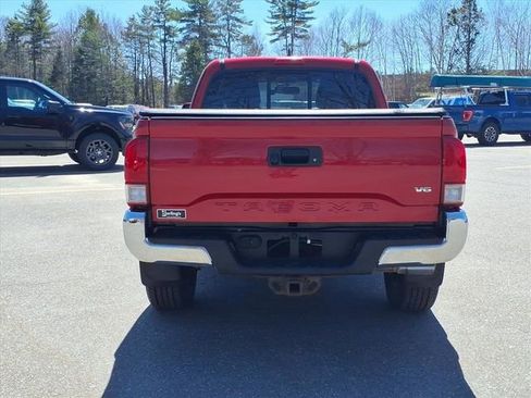 Used 2017 Toyota Tacoma TRD Off-Road w/ Tow Package AWD/4WD image 6