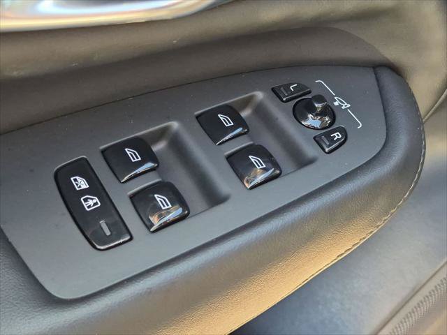 Certified 2024 Volvo XC90 B6 Plus AWD/4WD image 11