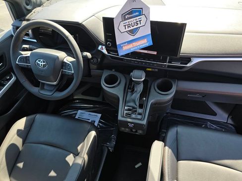 Used 2025 Toyota Sienna XSE w/ XSE Plus Package FWD image 26