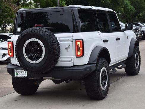 Certified 2024 Ford Bronco Badlands w/ Sasquatch Package AWD/4WD image 8