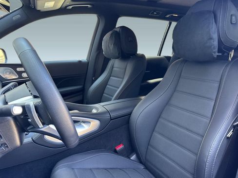 Certified 2025 Mercedes-Benz GLS 580 4MATIC image 5