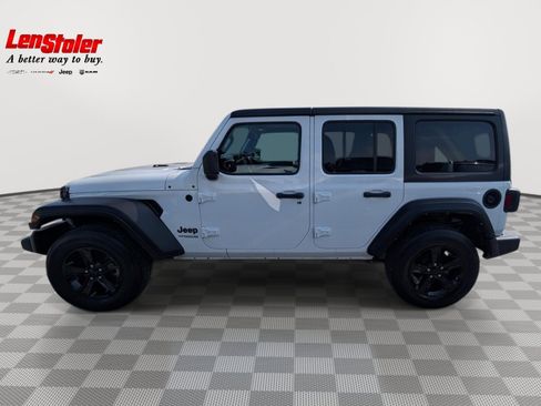 Used 2022 Jeep Wrangler Unlimited Sport AWD/4WD image 2