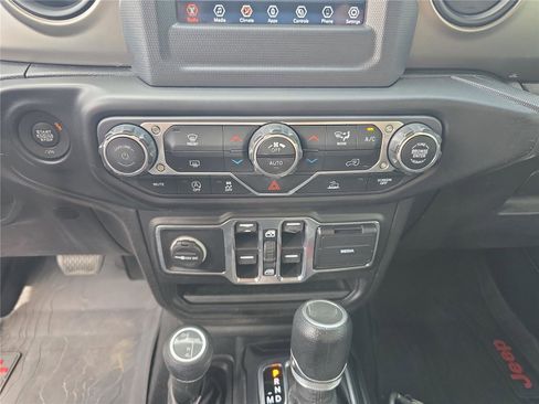 Used 2021 Jeep Wrangler Unlimited Sport AWD/4WD image 28