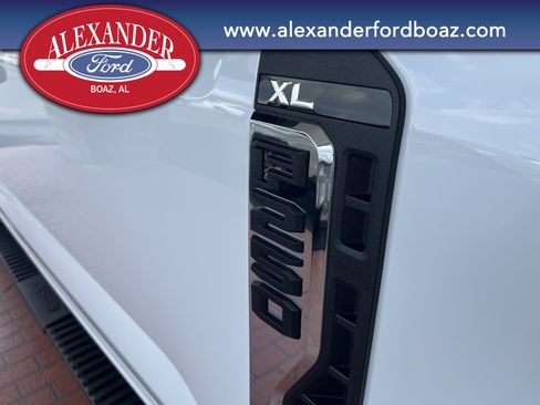 New 2026 Ford F250 XL w/ XL Off-Road Package AWD/4WD image 7