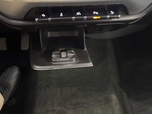 Used 2014 GMC Sierra 1500 SLT w/ SLT Crew Cab Value Package image 38