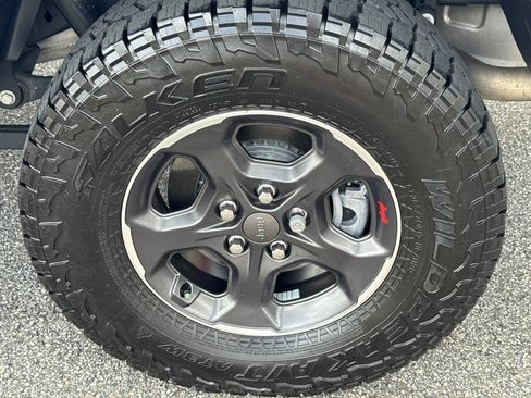 Used 2023 Jeep Gladiator Rubicon w/ LED Lighting Group AWD/4WD image 19