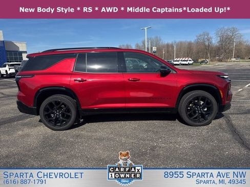 Used 2024 Chevrolet Traverse RS AWD/4WD image 2