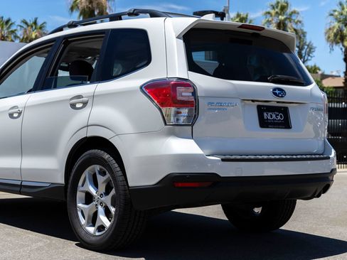 Used 2018 Subaru Forester 2.5i Touring w/ Popular Package #2 AWD/4WD image 8