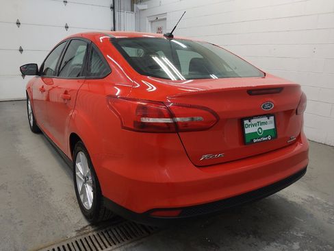Used 2016 Ford Focus SE FWD image 5