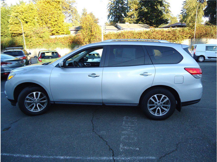 Used 2013 Nissan Pathfinder SV AWD/4WD image 9