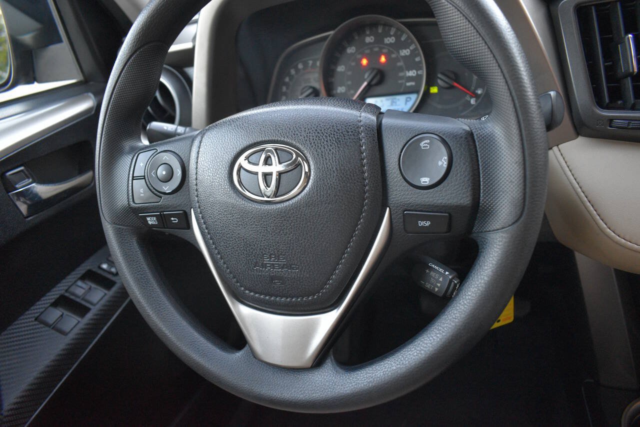 Used 2015 Toyota RAV4 XLE FWD image 24