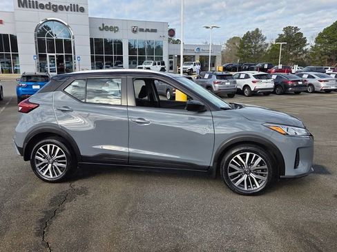 Used 2021 Nissan Kicks SV image 14