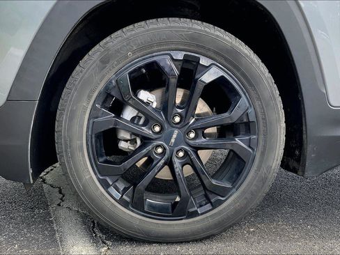 Used 2021 GMC Terrain SLT w/ Infotainment Package II FWD image 9