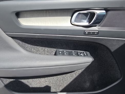 Certified 2023 Volvo XC40 B5 Plus w/ Protection Package Premier image 20