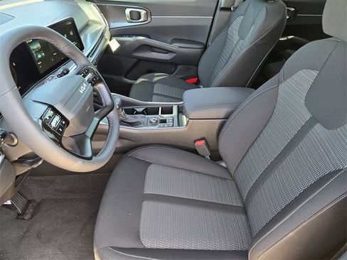 New 2026 Kia Sorento LX image 9