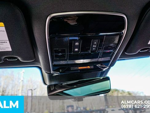 Used 2025 Land Rover Range Rover SE image 32