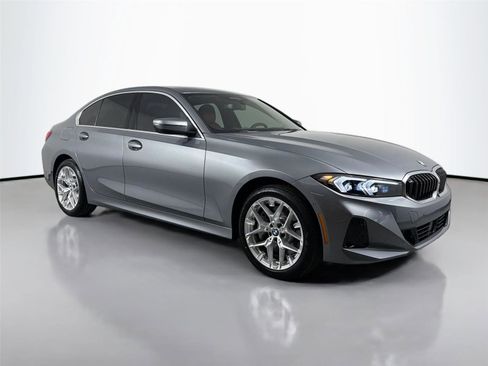 New 2026 BMW 330i xDrive Sedan w/ Premium Package AWD/4WD image 4