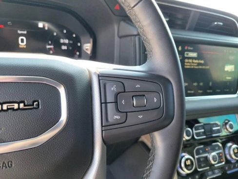 Used 2023 GMC Yukon Denali RWD image 14