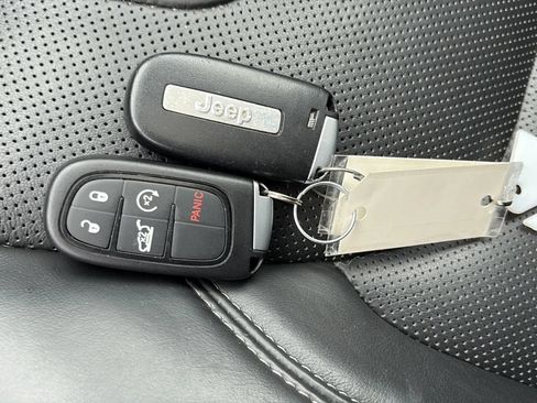 Used 2019 Jeep Cherokee Limited w/ Trailer Tow Group AWD/4WD image 26