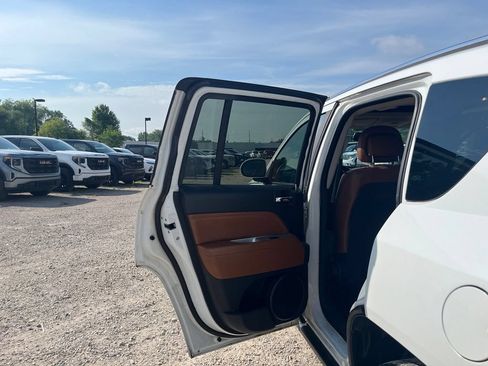 Used 2014 Jeep Compass Limited w/ Sun/Sound Group AWD/4WD image 30