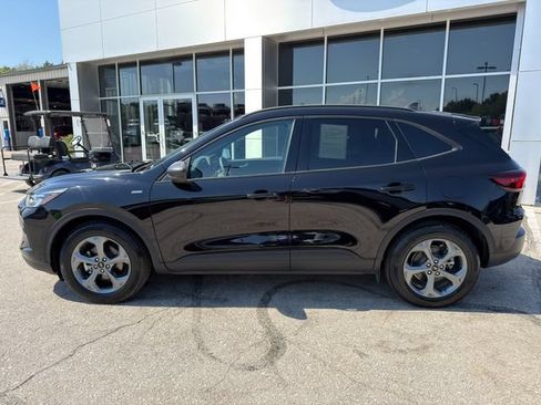 Used 2025 Ford Escape ST-Line w/ Equipment Group 301A FWD image 4