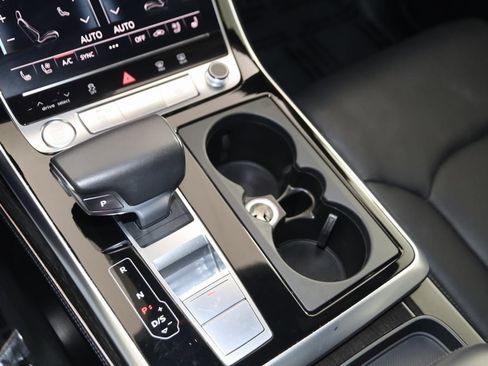 Used 2019 Audi Q8 Prestige image 25
