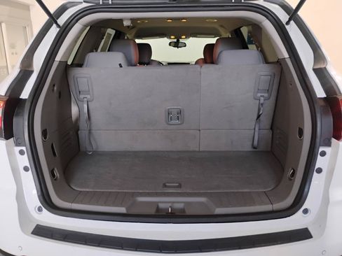 Used 2017 Chevrolet Traverse LT FWD image 5