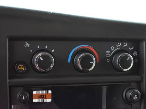 New 2025 Chevrolet Express 2500 Extended image 24