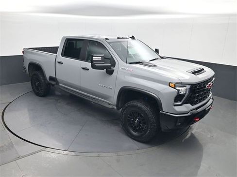 Used 2024 Chevrolet Silverado 2500 ZR2 w/ Technology Package image 15