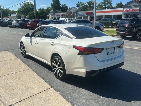 Used 2021 Nissan Altima 2.5 SR w/ SR Premium Package AWD/4WD image 5