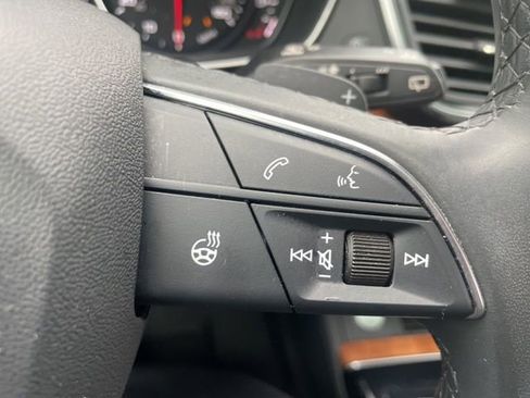 Used 2023 Audi Q5 2.0T Premium w/ Convenience Package image 16