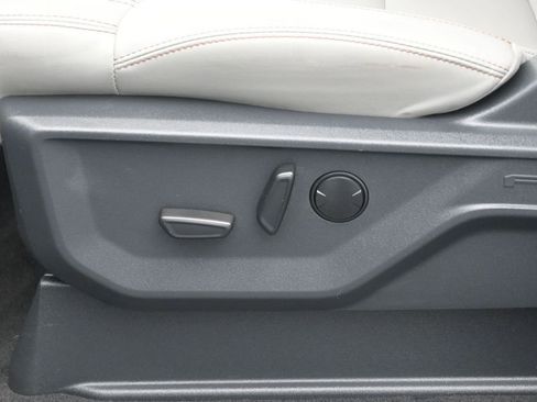 Used 2025 Ford Expedition Max Active AWD/4WD image 10