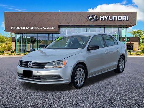 Used 2015 Volkswagen Jetta S image 2