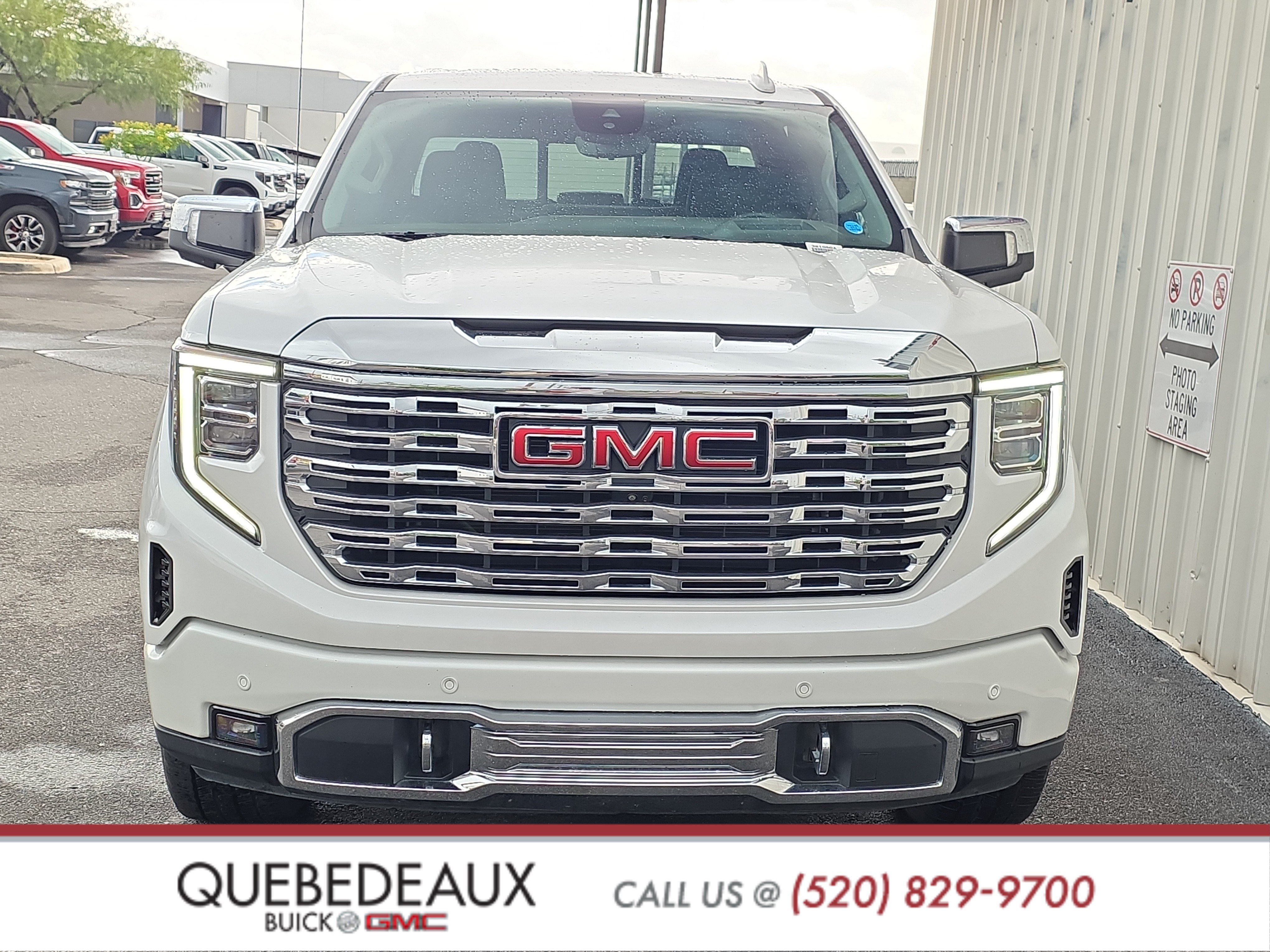Used 2022 GMC Sierra 1500 Denali w/ Denali Reserve Package AWD/4WD image 2