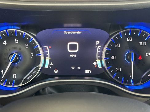 New 2025 Chrysler Voyager LX image 28