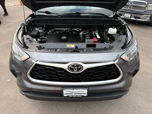 Used 2022 Toyota Highlander LE AWD/4WD image 41