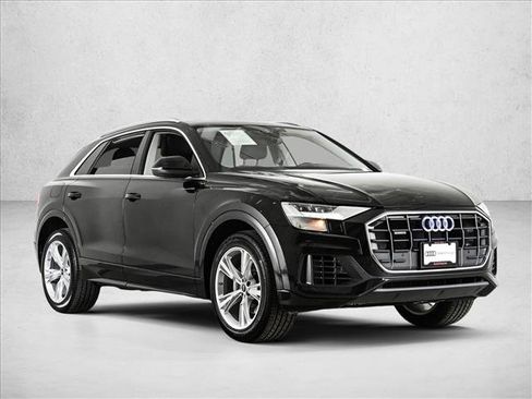 Used 2023 Audi Q8 Premium AWD/4WD image 3