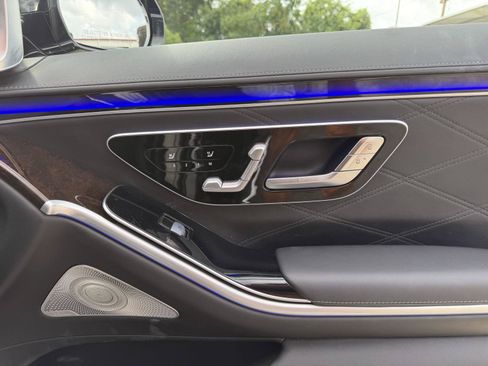 Certified 2025 Mercedes-Benz Maybach S 580 4MATIC image 26