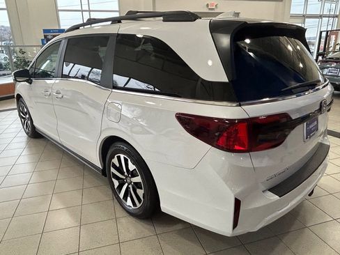 New 2026 Honda Odyssey EX-L image 3