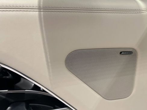 Used 2024 Land Rover Range Rover Long Wheelbase SE image 15