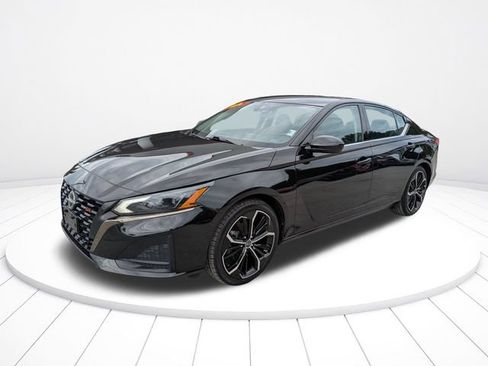 Used 2024 Nissan Altima 2.5 SR FWD image 8