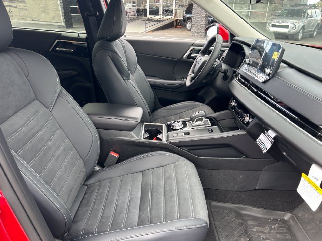 Used 2025 Mitsubishi Outlander SE AWD/4WD image 38