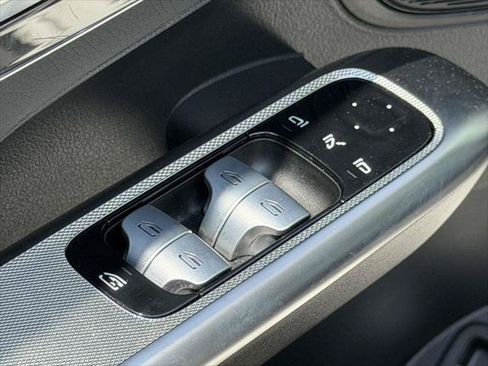 Used 2023 Mercedes-Benz GLC 300 4MATIC image 19