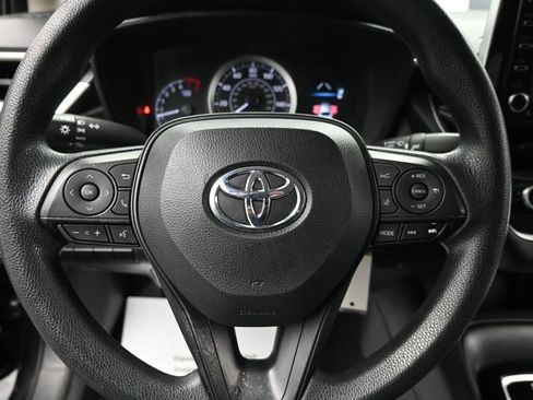 Used 2021 Toyota Corolla LE image 21