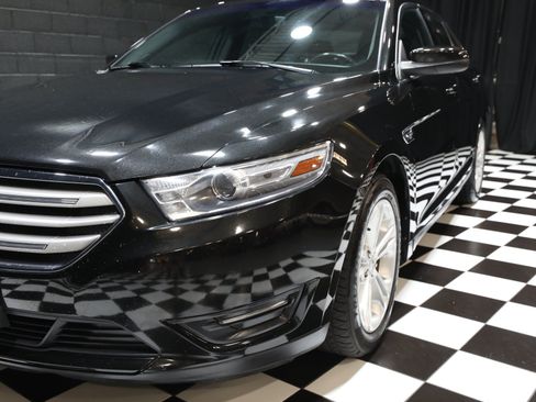 Used 2013 Ford Taurus SEL FWD image 9