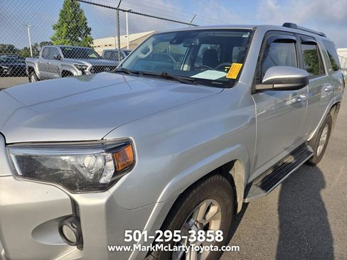 Used 2020 Toyota 4Runner SR5 RWD image 5